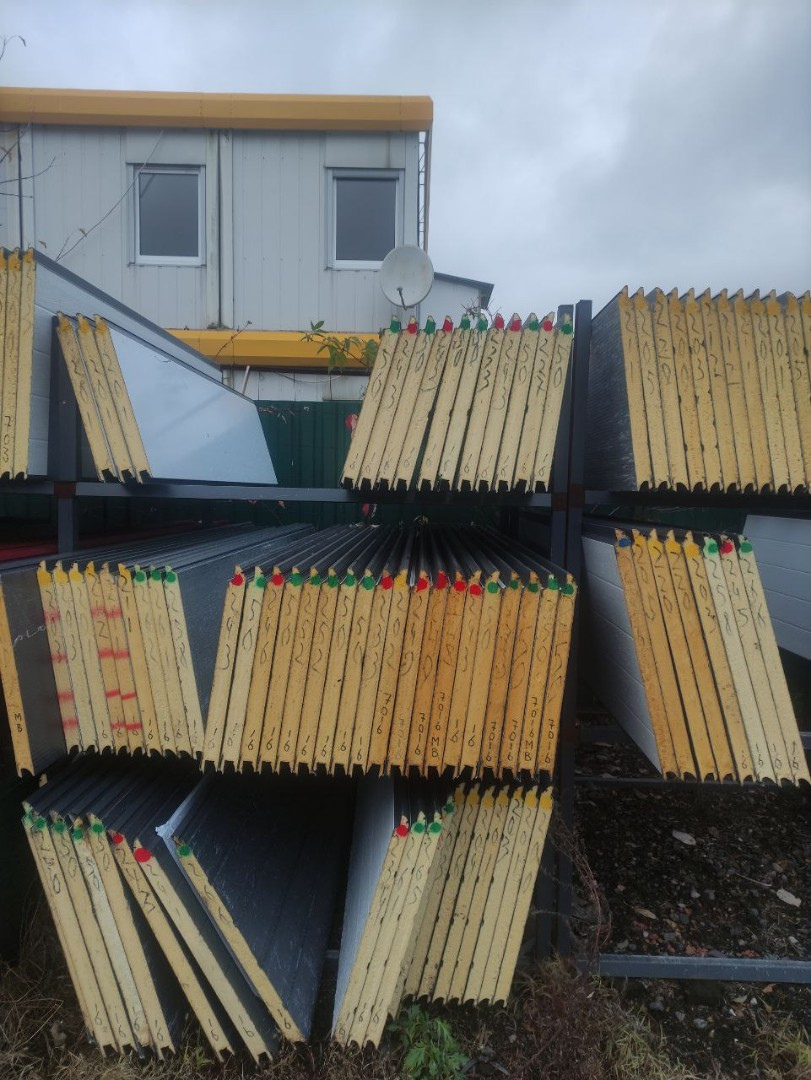 Сэндвич панель 2,0-2,9 м (толщина 45 мм) остатки, обрезки - 6