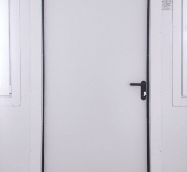 Дверь из сэндвич-панели (PIR) - 1min